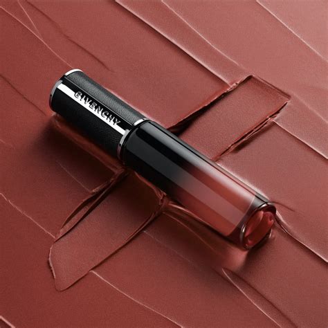 rouge interdit givenchy qui s'adapte au ph